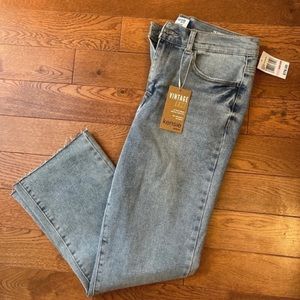 Kensie NEW WITH TAGS High Rise Flare Crop Raw Hem Jeans